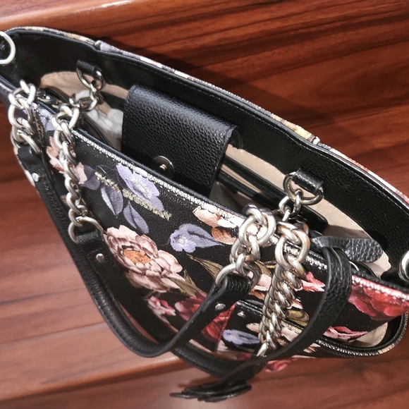 DANA BUCHMAN BLACK FLORAL CANVAS PURSE - Picture 2 of 8